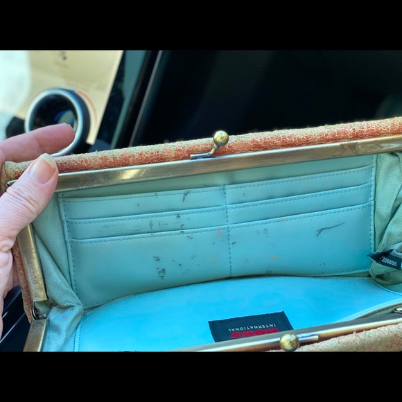 HOBO Distressed Clutch GUC - Picture 7 of 8